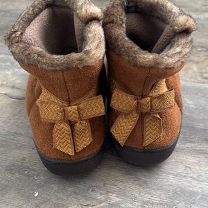 Isotoner Brown Slippers with Bow Accent